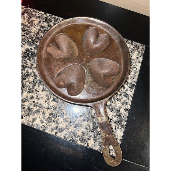 FRENCH CAST IRON BRONZE HEART SHAPED MUFFIN PAN "COUER DE FER" SKILLET PATINA - Picture 7 of 7